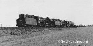 042 096 + 042 226 vor Güterzug bei Salzbergen